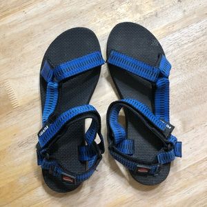 Teva Sandals, Blue, Men’s sz 8, Womens Sz 10